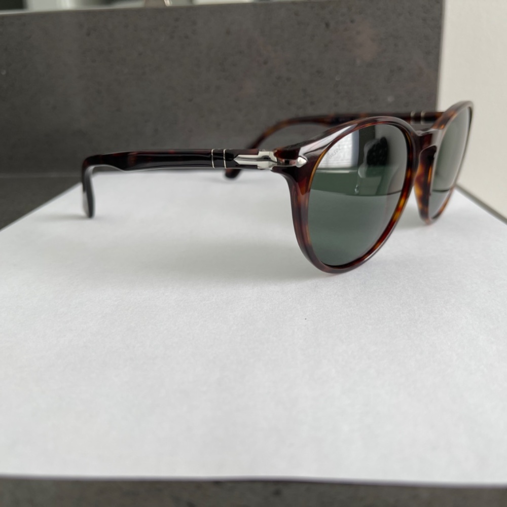 Brand New - Persol PO3152S  52mm Dark Tortoise / Grey Lenses New Sunglasses - Picture 8 of 13